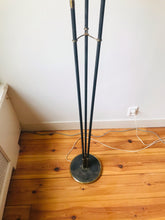 Load image into Gallery viewer, Vintage vloerlamp met drie kapjes, Zweden 1960 (369)