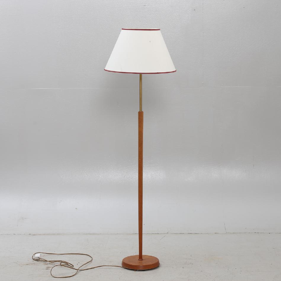 Vintage teakhout en messing vloerlamp met witte kap, Zweden 1950 (22577)