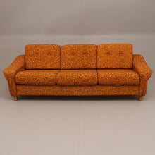 Load image into Gallery viewer, Vintage sofa