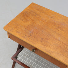 Load image into Gallery viewer, Vintage teak nachtkastje