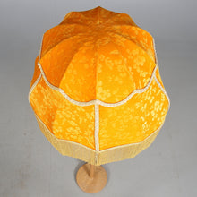 Load image into Gallery viewer, Vintage gele vloerlamp.  Zweden 1960