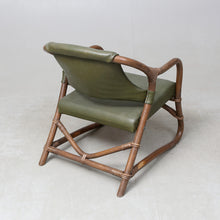 Load image into Gallery viewer, Rotan fauteuil met groen lederen bekleding jaren 60. Zweeds ontwerp