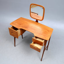 Load image into Gallery viewer, Vintage teak make-up tafel ,Zweden 1960 (339)