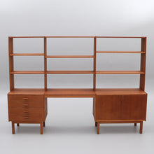 Load image into Gallery viewer, Vintage teak boekenkast jaren 60 Zweeds ontwerp (22603)