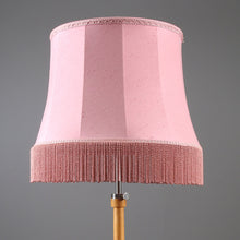 Load image into Gallery viewer, Vintage vloerlamp met roze zijden franje kap, Zweden 1950 (22579)