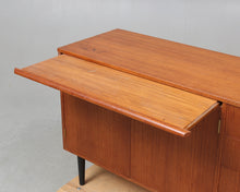 Load image into Gallery viewer, Sideboard Teak jaren 60 Zweeds ontwerp (22538)